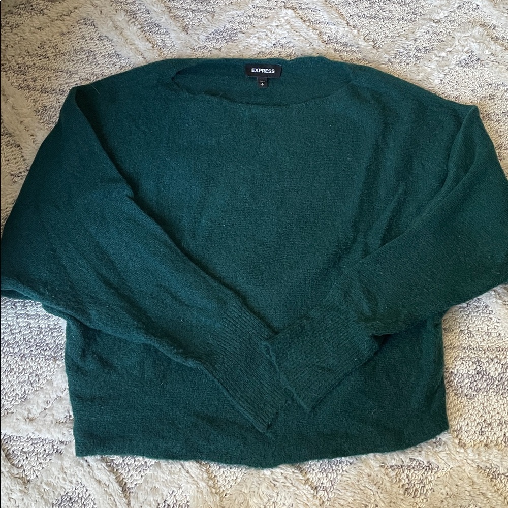 Slightly cropped drop shoulder sweater